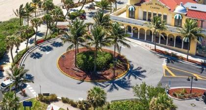 Coastal Cabana in Lake Worth