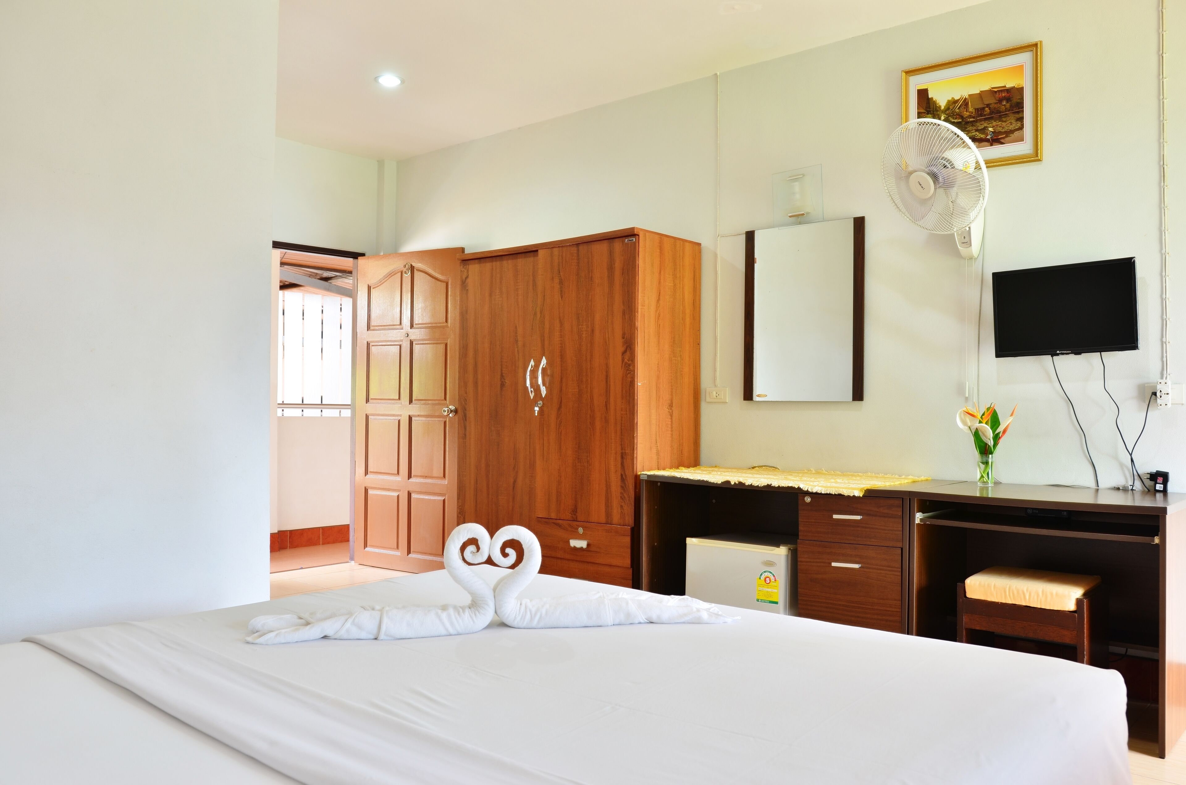 Basic Room, 1 Bedroom, Balcony, Garden View | 1 bedroom, desk, free WiFi, bed sheets