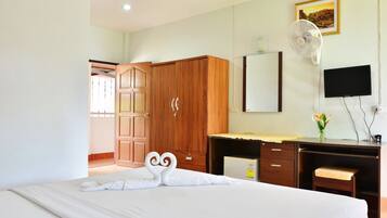 Basic Room, 1 Bedroom, Balcony, Garden View | 1 bedroom, desk, free WiFi, bed sheets