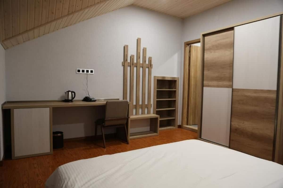 Comfort Double Room | Minibar, in-room safe, desk, laptop workspace