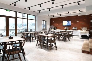 Dining - Hotel Ereto (Kazbegi)