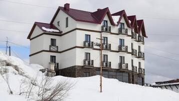 المنشأة من الخارج