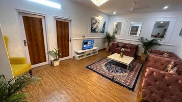 Family Villa | Premium bedding, individually decorated, individually furnished