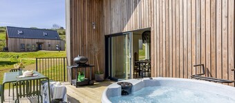3 The Vista, Willingcott Nr Woolacombe - Hot tub/ Pet friendly/ On-site pool/ EV Charger/ Ecohome