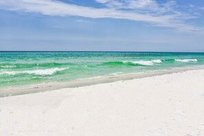 Exterior - Crystal Del Mar. New! Private Pool, Gulf Views (Destin)