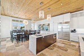 Exterior - Crystal Del Mar. New! Private Pool, Gulf Views (Destin)