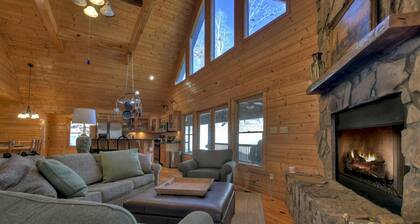 Stokes Haven - Fireplace & Hot Tub - Pet Friendly