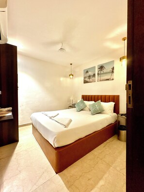 디럭스룸 | 고급 침구, 책상, 방음 설비, 무료 WiFi