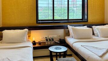 Executive Triple Taj View | Roupas de cama premium, escrivaninha, quartos à prova de som