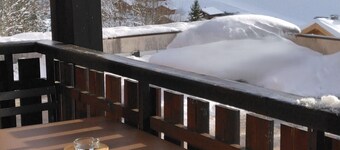 Le Grand-Bornand station, beau studio avec terrasse et vue à 180° sur les pistes