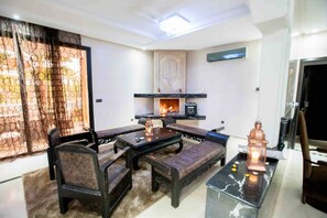 빌라, 침실 여러 개, 흡연, 산 전망 | 내부