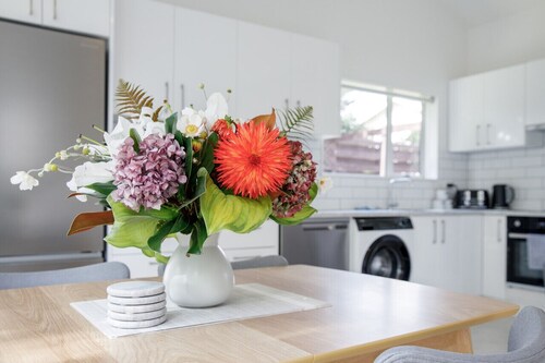 Kings Companion two bedroom apartment close to town