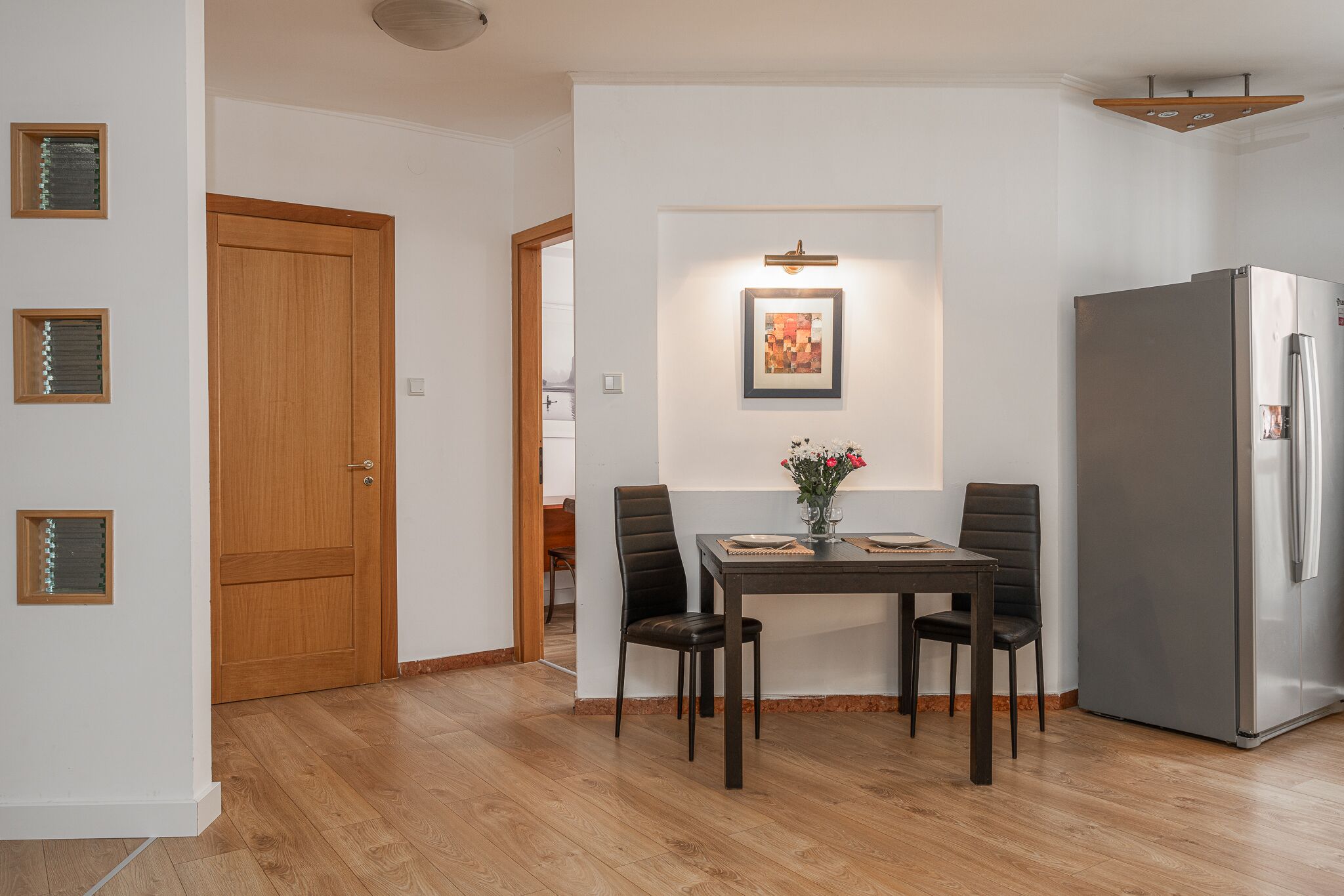 تناول الطعام داخل الغرفة