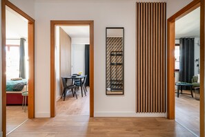 Cortinas blackout, tabla de planchar con plancha y wifi gratis