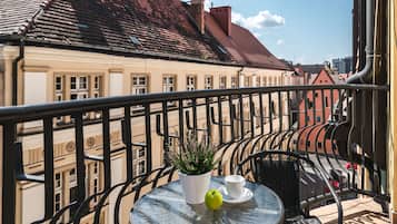 Classic Apartment | Balcony view