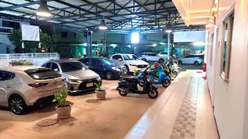 ที่จอดรถฟรี