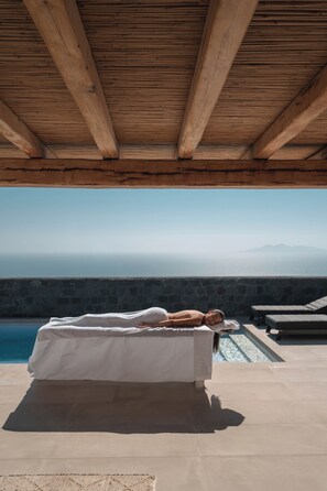 Couples treatment room(s), body treatments, aromatherapy - NĒRO Boutique Hotel (Santorini)