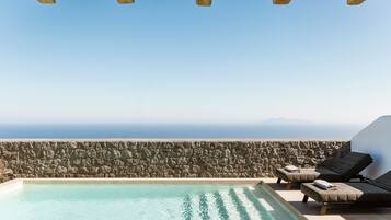 Executive Suite with sea view and swimming pool | Vista desde la habitación