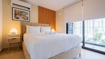 1 bedroom, desk, iron/ironing board, WiFi