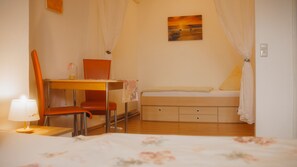 2 bedrooms, WiFi, bed sheets