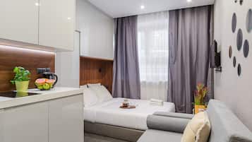 Business Apartment | Iron/ironing board, free WiFi