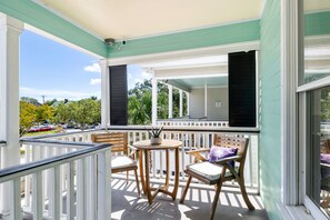 Property grounds - Steps to King St Restaurants & Bars|Downtown Condo (Charleston)