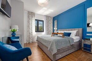 4 makuuhuonetta, silitysrauta/-lauta, ilmainen Wi-Fi, vuodevaatteet