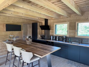 Refrigerador, microondas, horno y lavavajillas 