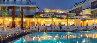 Side Win Hotel & Spa