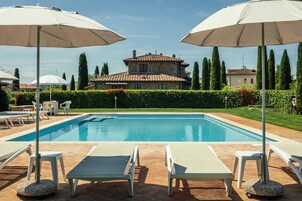 Piscina externa sazonal