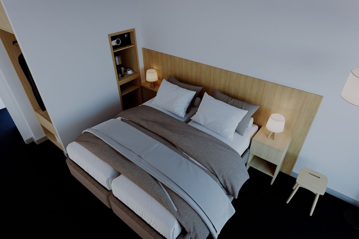 Hypo-allergenic bedding, down comforters, in-room safe, desk