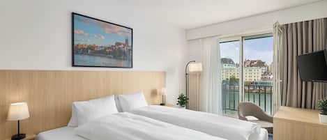 River Double Room with Balcony | Hypo-allergenic bedding, down comforters, in-room safe, desk