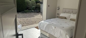 Beautiful 1-bed Studio in Bourne end