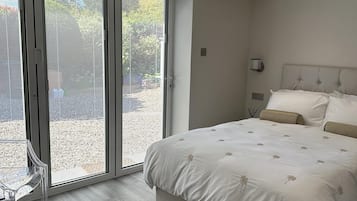 Apartament | 1 dormitori, planxa i posts de planxar, wifi gratuïta i roba de llit
