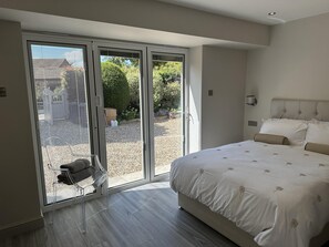 Apartment | 1 bedroom, iron/ironing board, free WiFi, bed sheets - Beautiful 1-bed Studio in Bourne end (Bourne End)