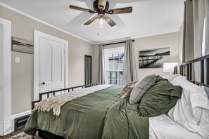2 bedrooms, desk, free WiFi, bed sheets