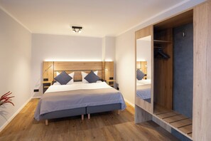 Skrivbord, strykjärn/strykbräda, resesäng och gratis wi-fi