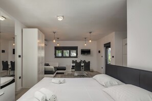 3 bilik tidur, Wi-fi percuma, cadar katil 