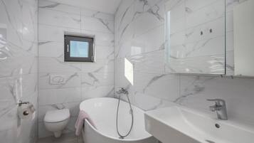 Family House, Multiple Bedrooms (Pool House Old Town) | Bathroom | Combined shower/tub, towels, soap, shampoo