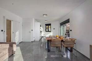 Family House, 3 Bedrooms, Terrace (Pool House Old Town) | Dining