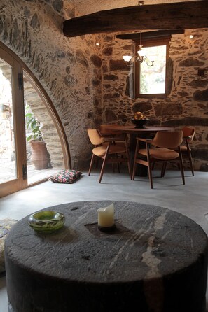 Dining - Villa Meli Zachari Fabrica (Perivolia)