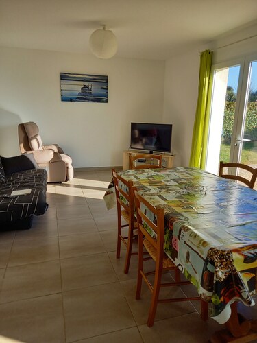 2 Bedroom Private vacation home in Longeville sur mer