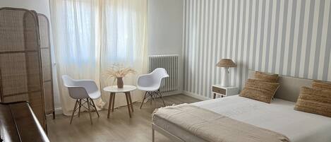 2 室のベッドルーム、WiFi、ベッドシーツ