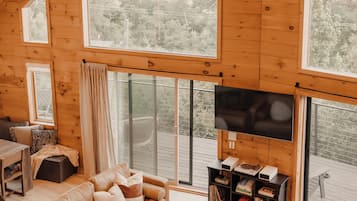 Smart TV, fireplace, offices