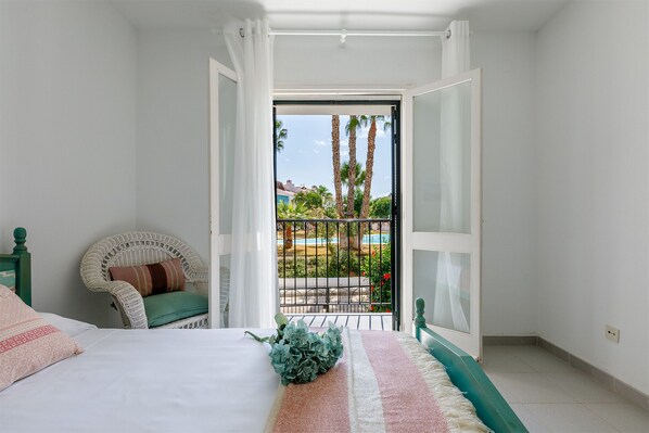 4 chambres, fer et planche à repasser, Wi-Fi gratuit, draps fournis