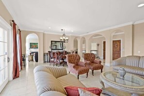 Télévision, cheminée