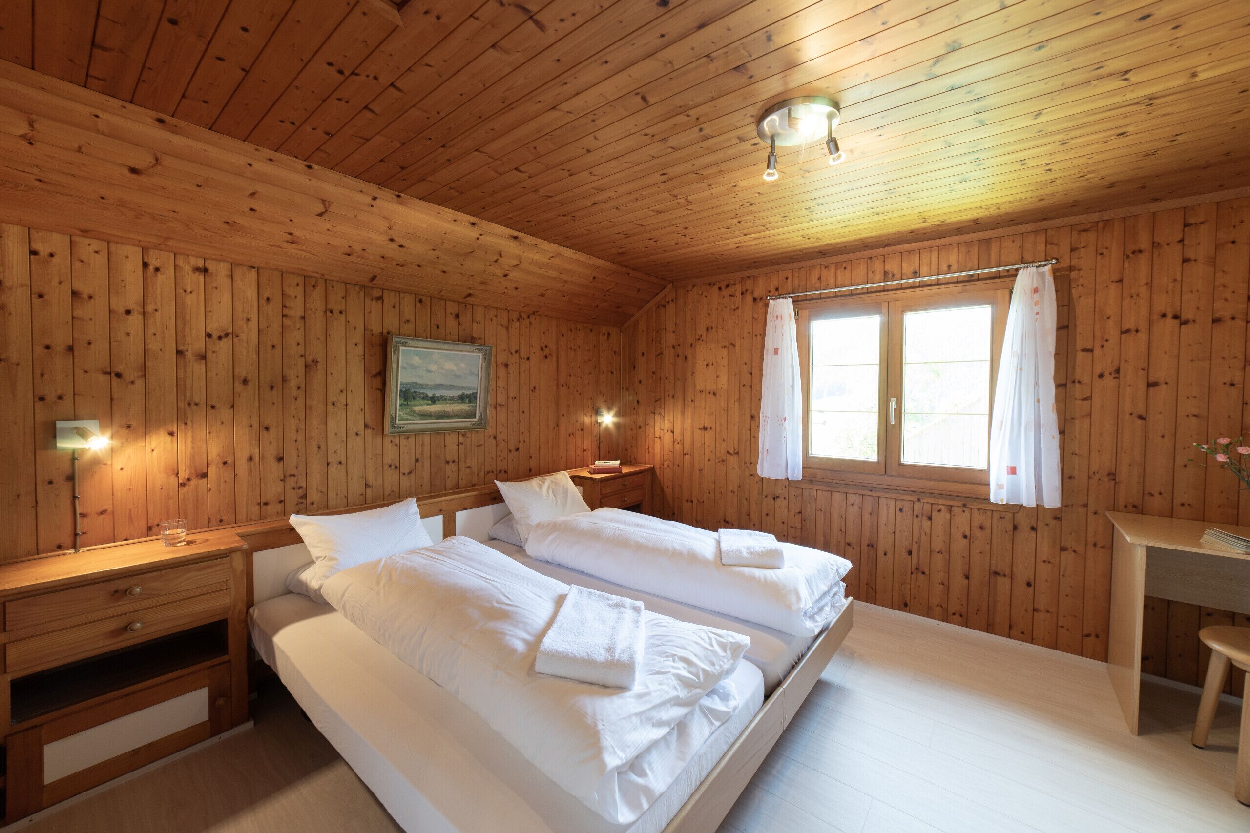 3 habitaciones, escritorio, wifi gratis y ropa de cama 