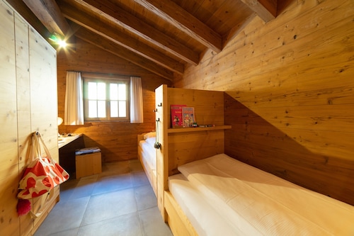 Brisi 4-room chalet near the mountain railways