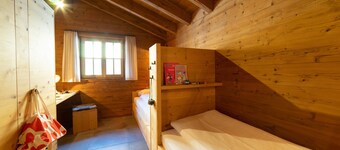 Brisi 4-room chalet near the mountain railways