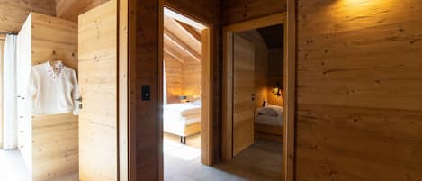 3 soverom, skrivebord, reiseseng for barn og wi-fi (inkludert)